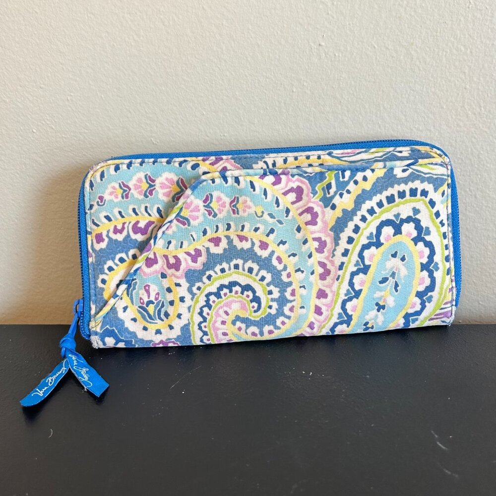Vera Bradley Capri Blue Retired Travel Organizer Passport Wallet Case Zip Around - Picture 8 of 8